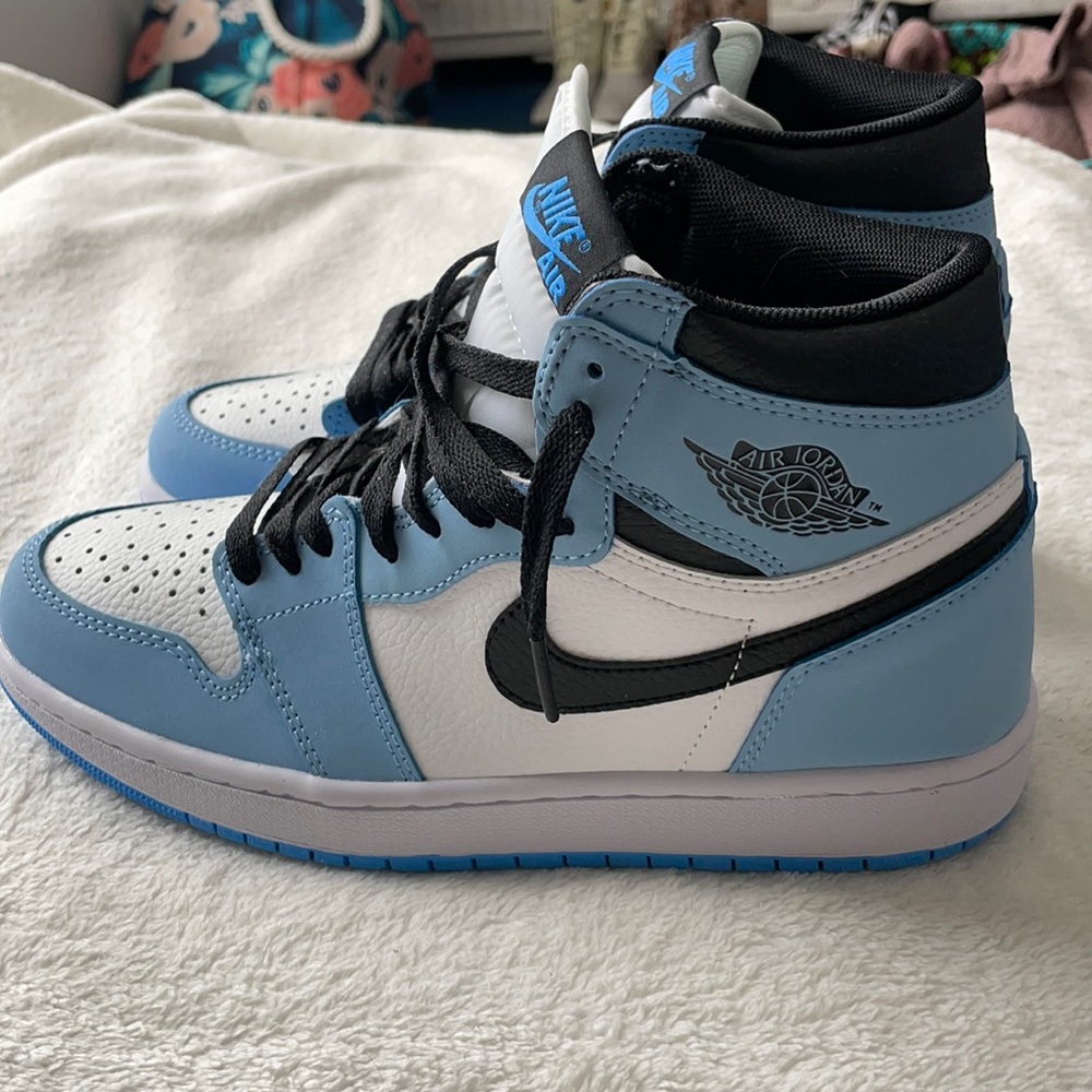 Jordan 1 Retro High University Blue